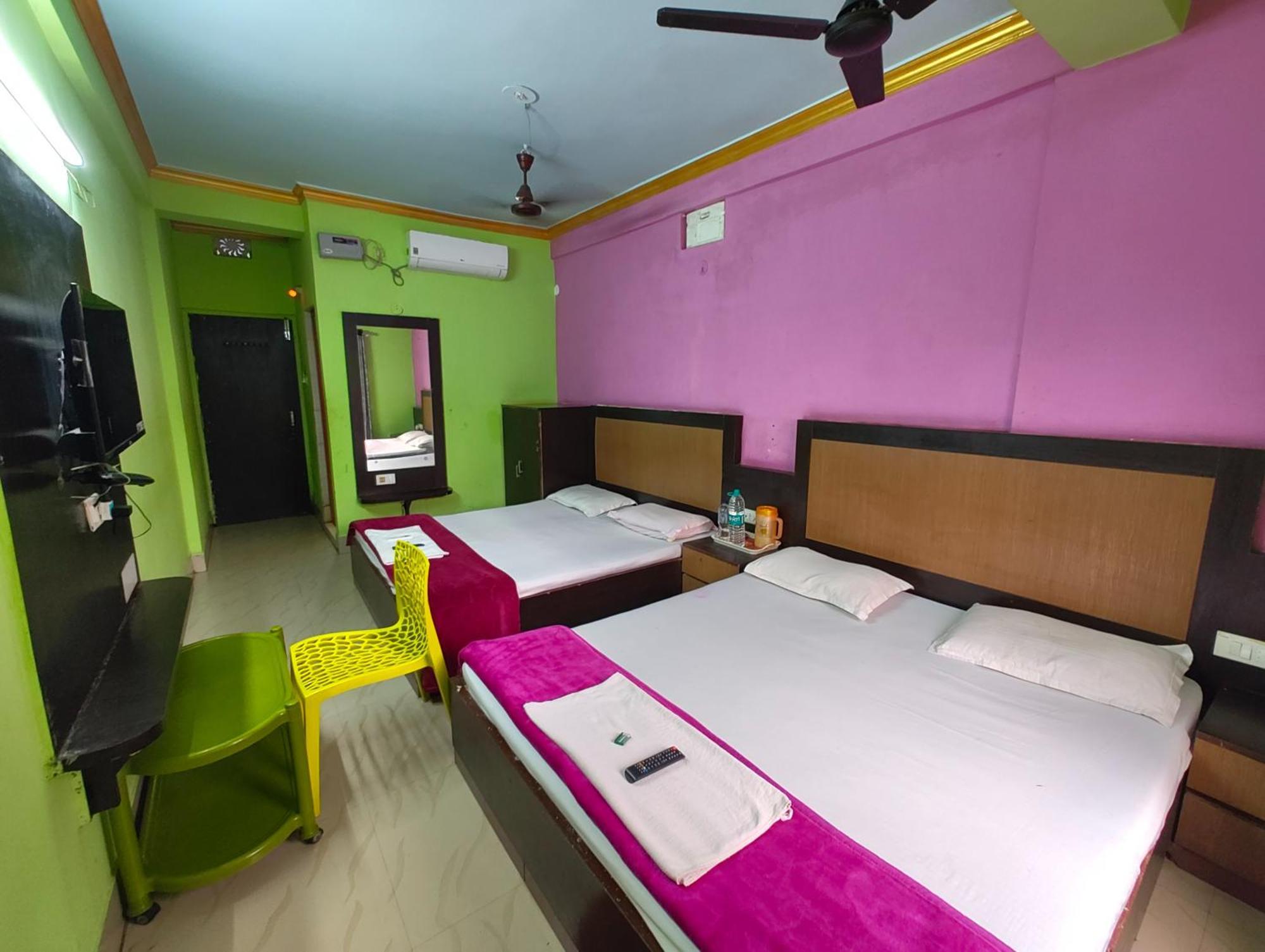 Goroomgo Samrat Palace Puri Near Sea Beach With Parking Facilities - Restaurant Available - Couple Friendly Exterior photo