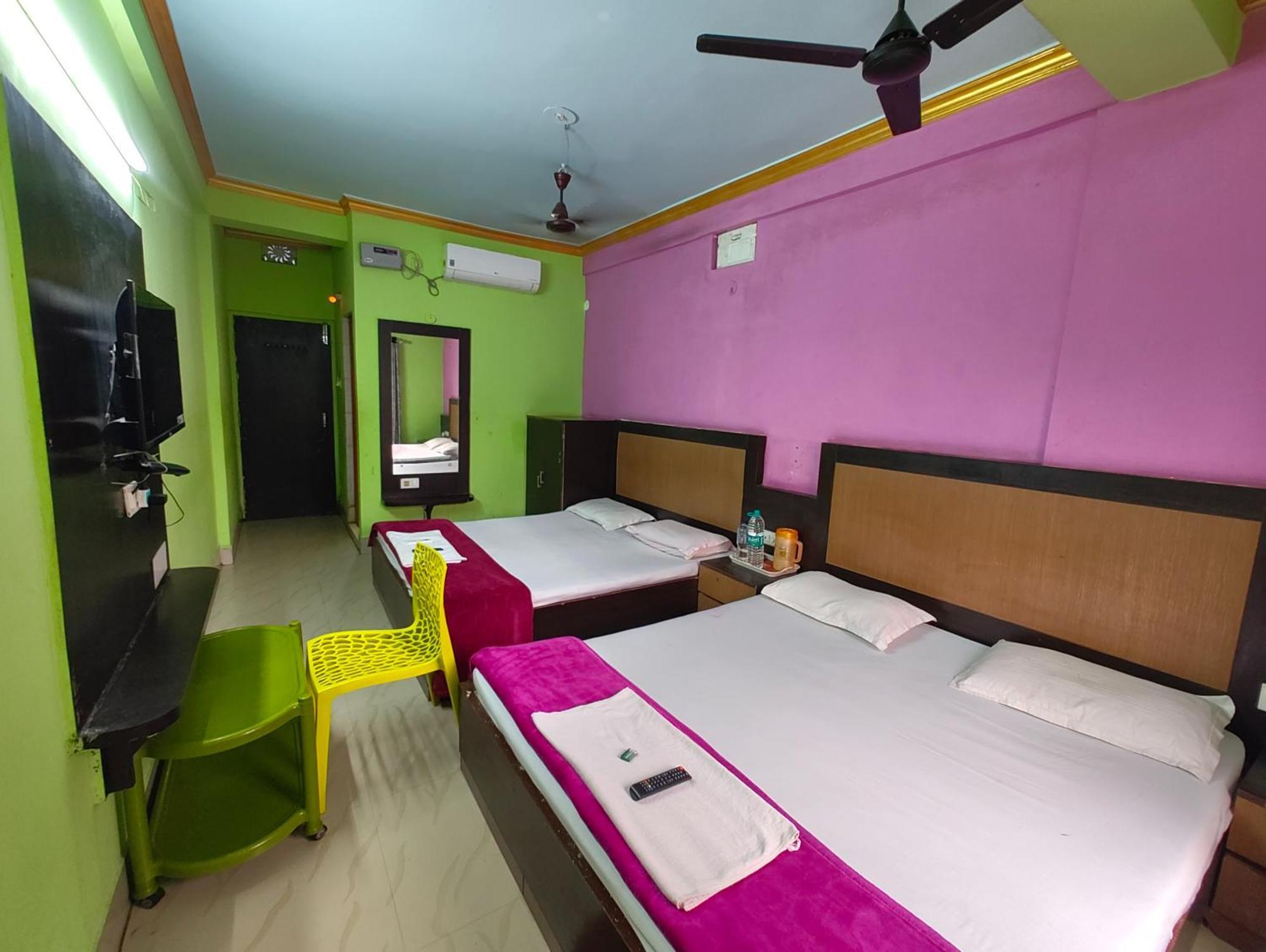 Goroomgo Samrat Palace Puri Near Sea Beach With Parking Facilities - Restaurant Available - Couple Friendly Exterior photo