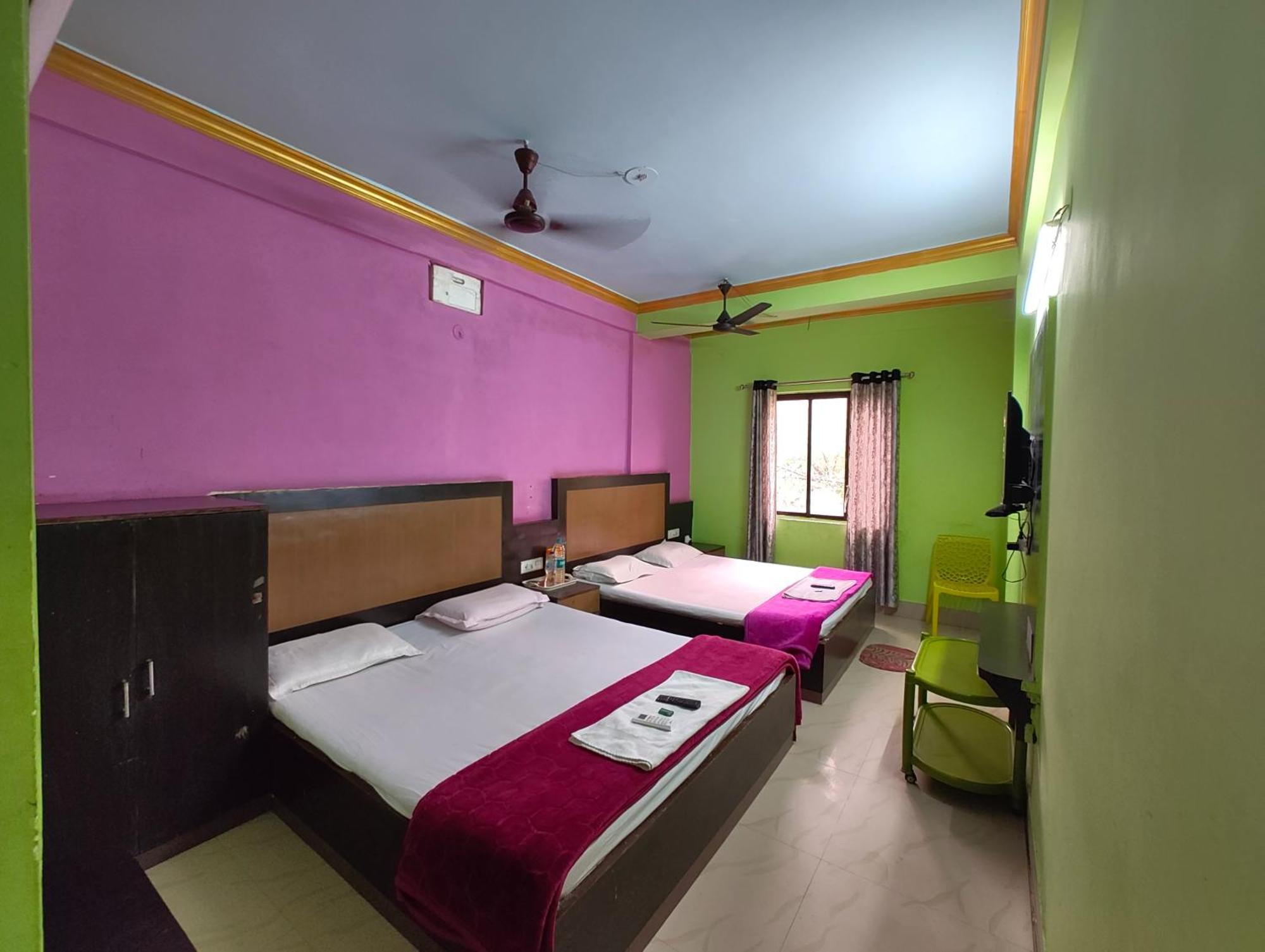 Goroomgo Samrat Palace Puri Near Sea Beach With Parking Facilities - Restaurant Available - Couple Friendly Exterior photo