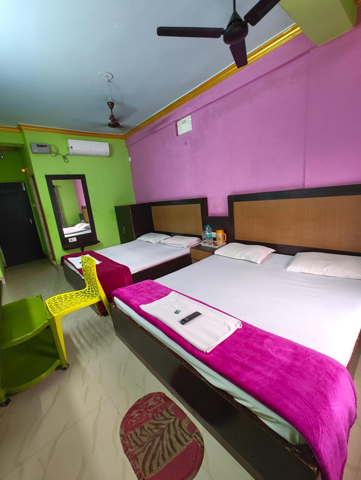 Goroomgo Samrat Palace Puri Near Sea Beach With Parking Facilities - Restaurant Available - Couple Friendly Exterior photo