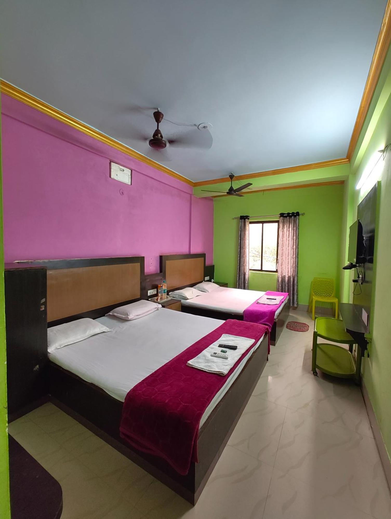 Goroomgo Samrat Palace Puri Near Sea Beach With Parking Facilities - Restaurant Available - Couple Friendly Exterior photo