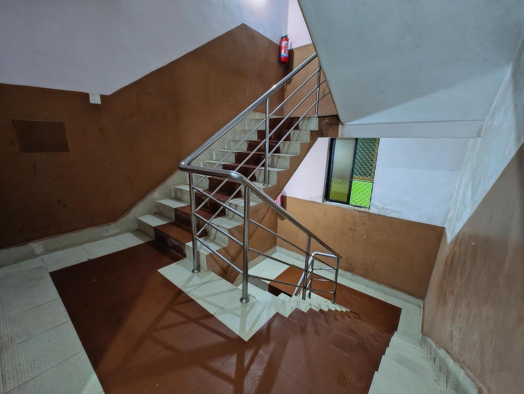Goroomgo Samrat Palace Puri Near Sea Beach With Parking Facilities - Restaurant Available - Couple Friendly Exterior photo