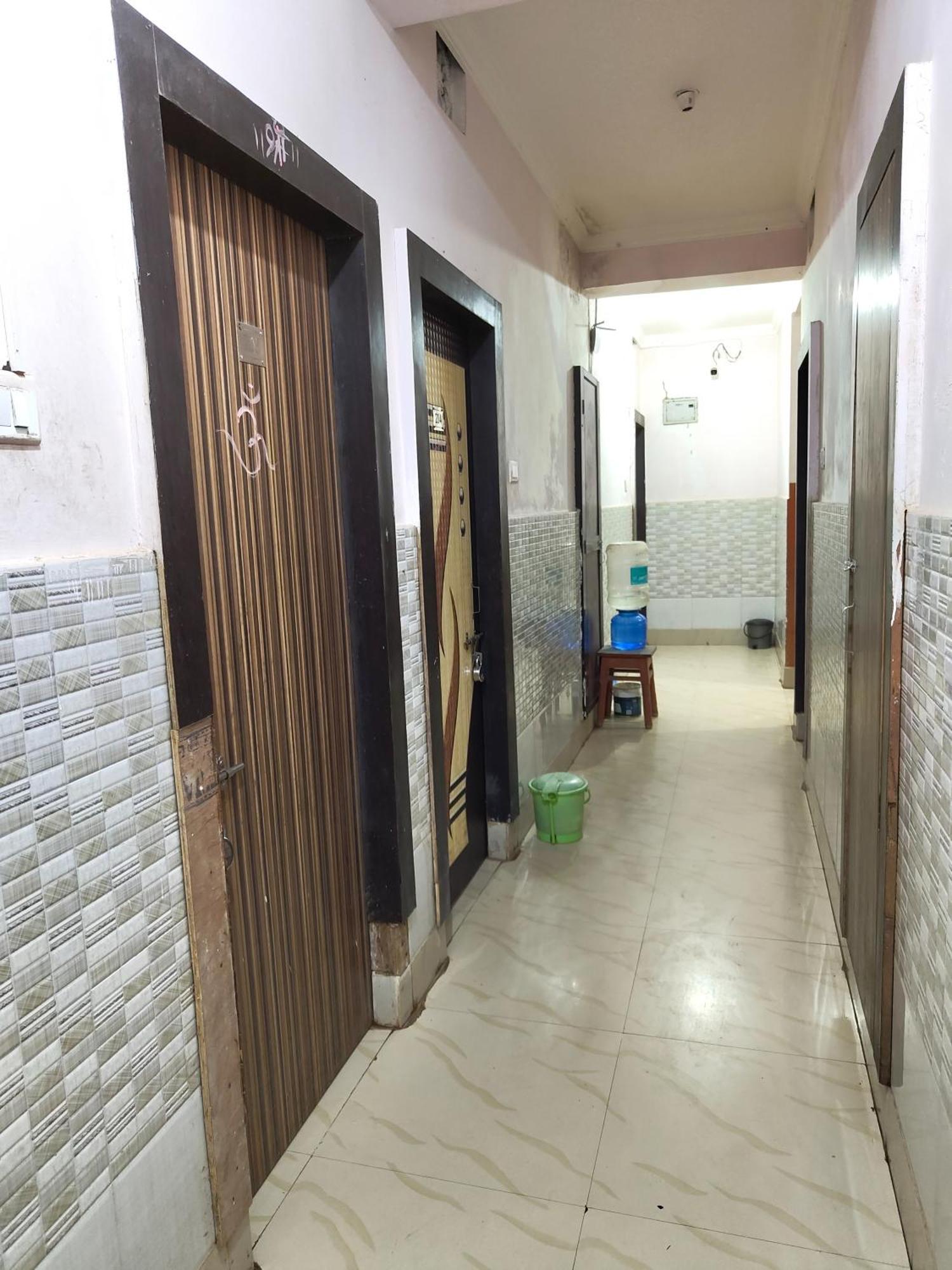 Goroomgo Samrat Palace Puri Near Sea Beach With Parking Facilities - Restaurant Available - Couple Friendly Exterior photo