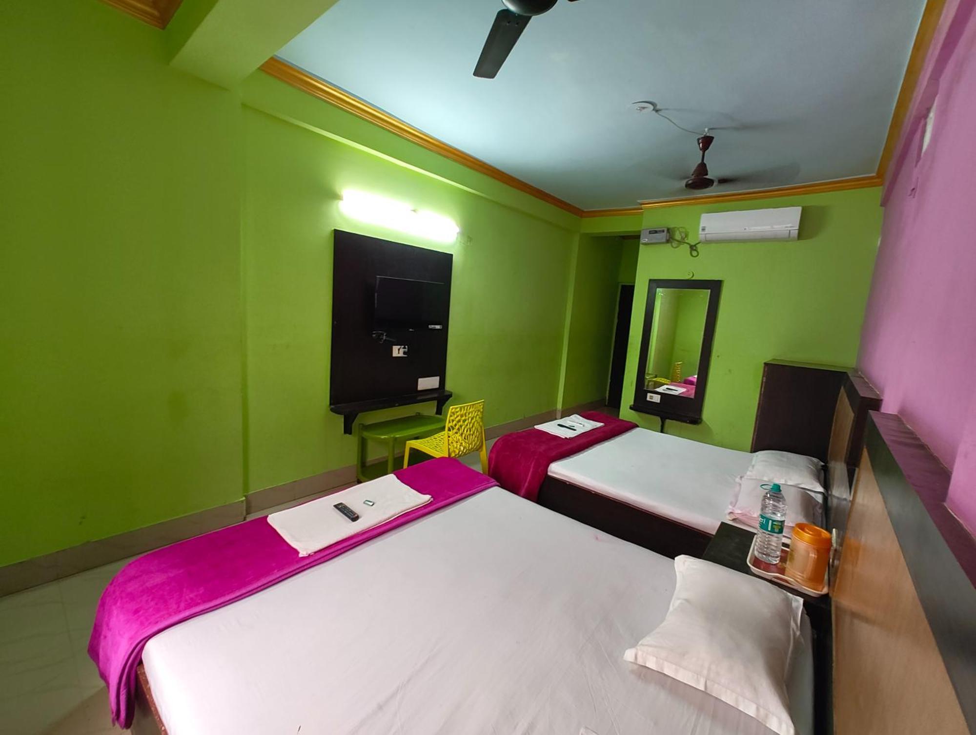 Goroomgo Samrat Palace Puri Near Sea Beach With Parking Facilities - Restaurant Available - Couple Friendly Exterior photo